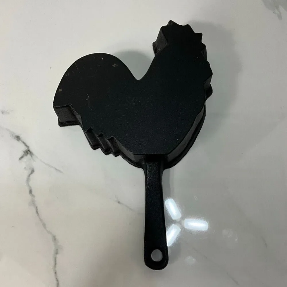 CAST IRON Rooster Skillet Pan